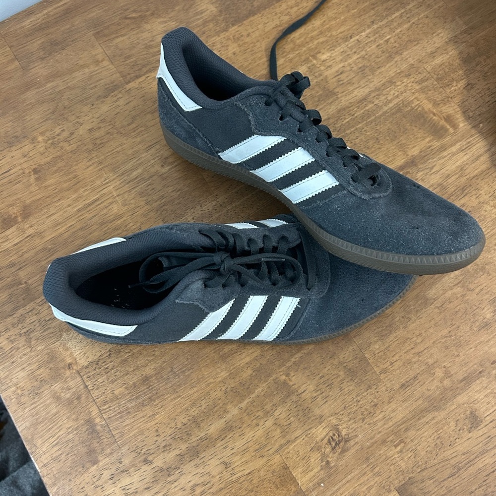 Adidas Men's Grey and White Sneakers
